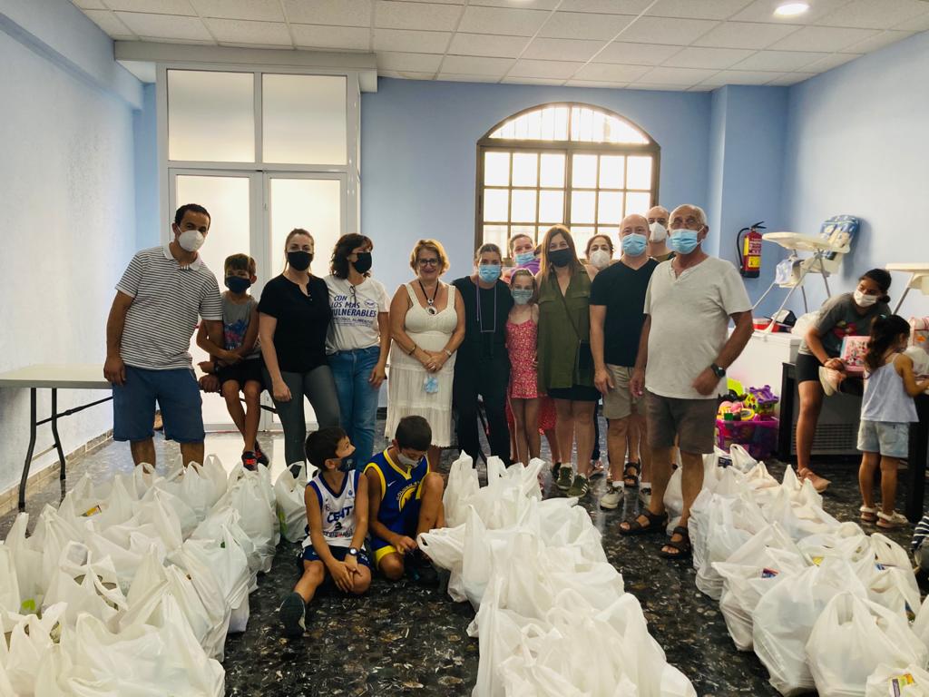 Preparación de ayuda comunitaria en Iglesia Unida Betel